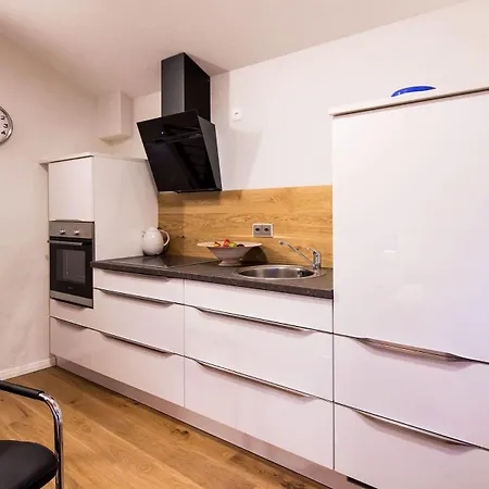 Gemuetliches Chalet, 2 Min Vom Kirchplatz By Zermattstays * Zermatt