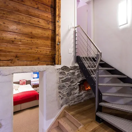 Cliffnest, Chalet, 2 Min From Church, Yours